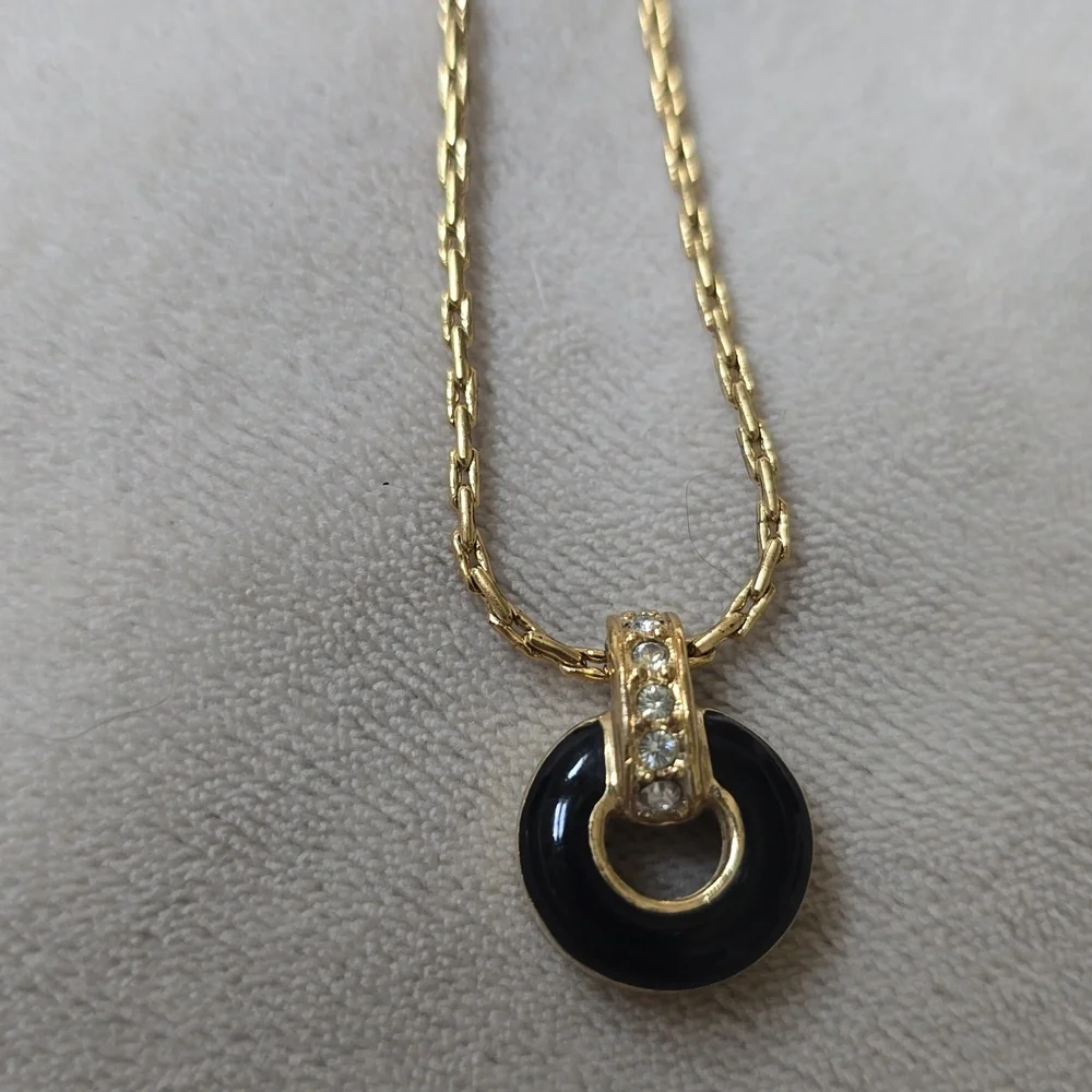 Dior Elegant Gold and Black Vintage Pendant Necklace - Picture 5 of 5